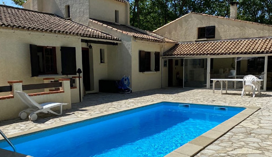 Location d'une villa avec piscine à Martignargues